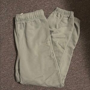 Alo Yoga Accolade Sweatpants